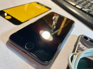 iPhone 8 / Space Gray / 64GB foto 4