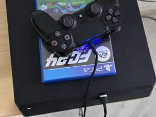 PS4 slim 1 Terabyte + 1 controller + FC24 foto 2