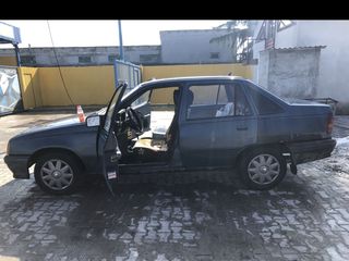 Opel Kadett foto 2