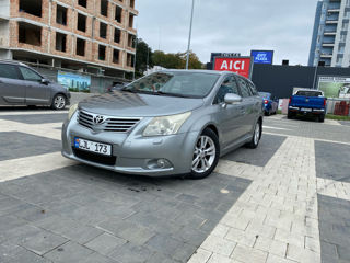 Toyota Avensis foto 1