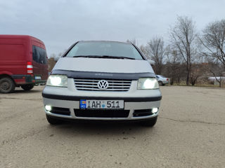 Volkswagen Sharan foto 3