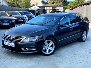 Volkswagen Passat CC foto 1