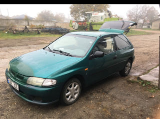 Mazda 323 foto 4