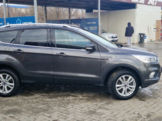 Ford Kuga foto 2