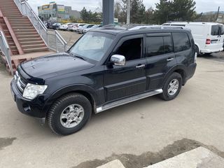 Mitsubishi Pajero foto 1