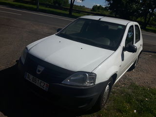 Dacia Logan foto 1