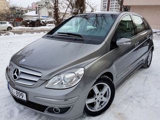 Mercedes B Class foto 1