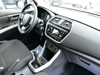 Suzuki S-Cross foto 9