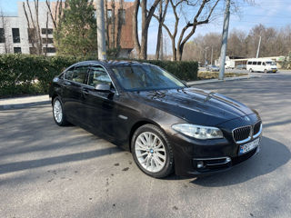 BMW 5 Series foto 2