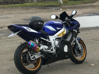 Yamaha R6 foto 2