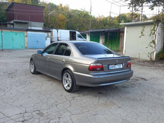 BMW 5 Series foto 5