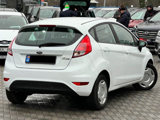 Ford Fiesta foto 4