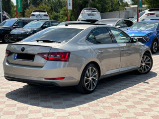 Skoda Superb foto 4