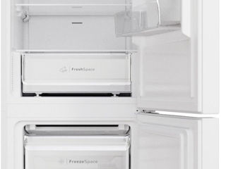 Frigider Indesit INFC8TI21W0 foto 2