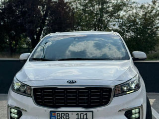 KIA Carnival foto 2