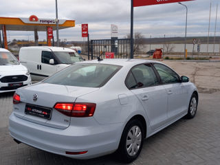 Volkswagen Jetta foto 5