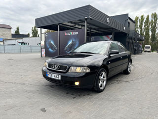 Audi A4 foto 1