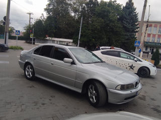 BMW 5 Series foto 2