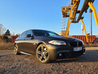 BMW 5 Series foto 4