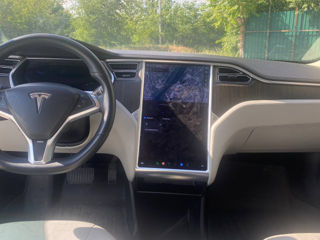 Tesla Model S foto 6