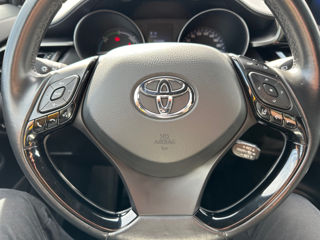 Toyota C-HR foto 13