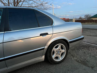 BMW 5 Series foto 9