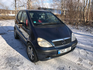 Mercedes A-Class foto 2