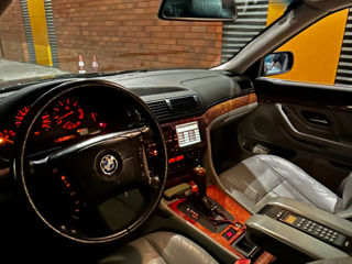 BMW 7 Series foto 4