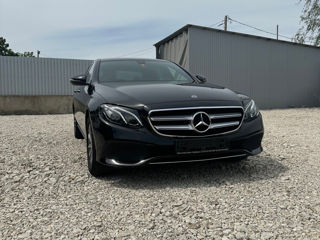 Mercedes E-Class foto 2