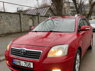 Toyota Avensis foto 1