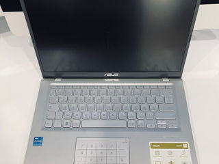 ASUS Vivobook 14 foto 2