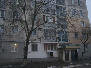 se vinde apartament cu o camera in comuna Ciorescu. foto 4
