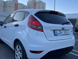 Ford Fiesta foto 4