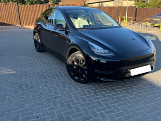 Tesla Model Y foto 2