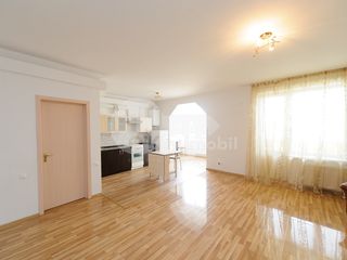 Apartament cu 3 camere 95 mp, 49000 euro! foto 3
