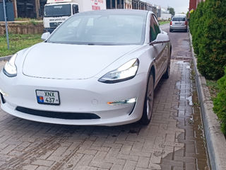 Tesla Model 3 foto 2