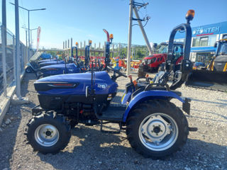 Tractor Compact Farmtrac La 200 Euro Lunar фото 1