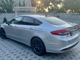 Ford Fusion foto 2