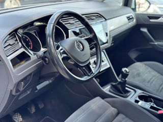 Volkswagen Touran foto 9