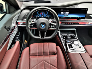 BMW 7 Series foto 7