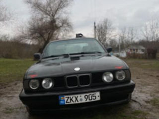 BMW 5 Series foto 2