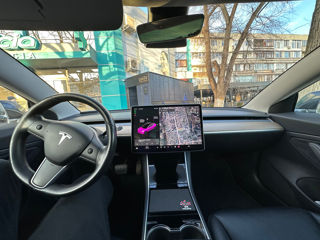 Tesla Model 3 foto 6