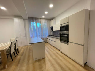 Apartament cu 2 camere, 105 m², Centru, Chișinău foto 2