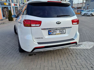 KIA Carnival foto 7