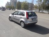 Ford Fiesta foto 5