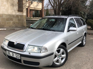 Skoda Octavia foto 1