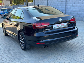 Volkswagen Jetta foto 6