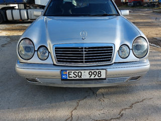 Mercedes E-Class foto 4