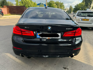 BMW 5 Series foto 4