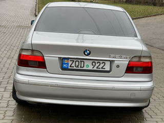 BMW 5 Series foto 4